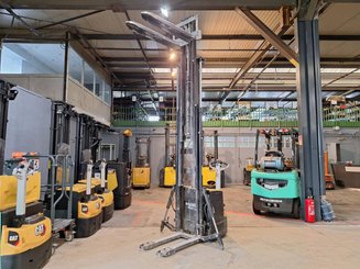Pedestrian pallet stacker Caterpillar NSP16N2