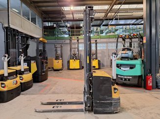 Pedestrian pallet stacker Caterpillar NSP16N2