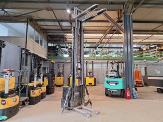 Pedestrian pallet stacker Caterpillar NSP16N2