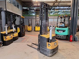 Pedestrian pallet stacker Caterpillar NSP16N2