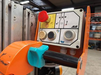 Vertical lift platform JLG TOUCAN DUO