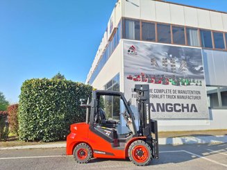 Four wheel front forklift Hangcha XF35D-2