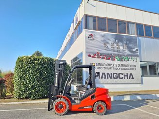 Four wheel front forklift Hangcha XF35D-2
