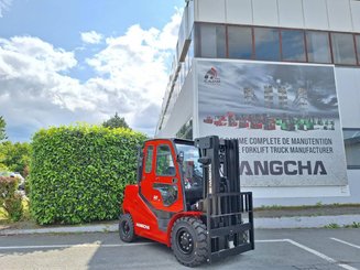 Four wheel front forklift Hangcha XF50D-2 (CPCD50-X2XH8F)