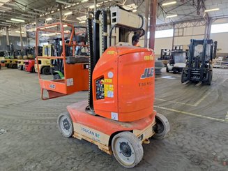 Vertical lift platform JLG TOUCAN 8E