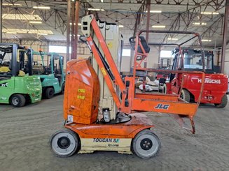 Vertical lift platform JLG TOUCAN 8E