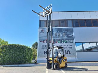 Four wheel front forklift Caterpillar GP25NT