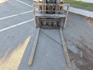 Four wheel front forklift Caterpillar GP25NT - 9
