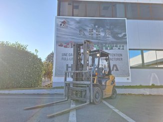 Four wheel front forklift Caterpillar GP25NT - 1
