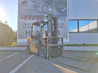 Four wheel front forklift Caterpillar GP25NT - 1
