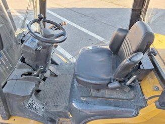Four wheel front forklift Caterpillar GP25NT - 11