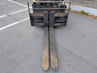 Four wheel front forklift Caterpillar GC55K - 8