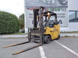 Four wheel front forklift Caterpillar GC55K