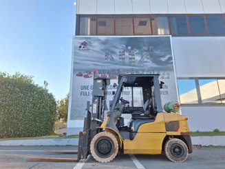 Four wheel front forklift Caterpillar GP35NT