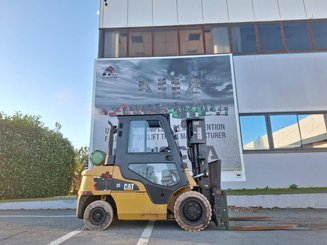 Four wheel front forklift Caterpillar GP35NT