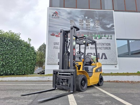Four wheel front forklift Caterpillar GP25NT - 1