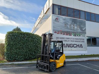 Four wheel front forklift Hangcha XE25i ( CPD25-XEY2HA-SI )