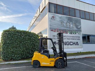 Four wheel front forklift Hangcha XE25i ( CPD25-XEY2HA-SI )