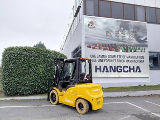 Four wheel front forklift Hangcha XE30i ( CPD30-XEY2HA-SI )