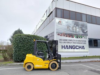 Four wheel front forklift Hangcha XE30i ( CPD30-XEY2HA-SI )