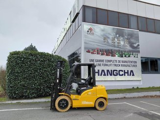 Four wheel front forklift Hangcha XE30i ( CPD30-XEY2HA-SI )