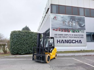 Four wheel front forklift Hangcha XE35i (CPD35-XEY2HA-SI)