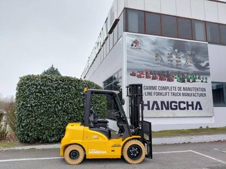 Four wheel front forklift Hangcha XE35i (CPD35-XEY2HA-SI)