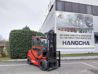 Four wheel front forklift Hangcha XF35D-2 (CPCD35-X2H7F1)