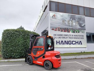 Four wheel front forklift Hangcha XF35D-2 (CPCD35-X2H7F1)