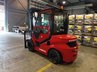 Four wheel front forklift Hangcha XF35D-2 (CPCD35-X2H7F1)