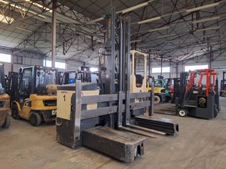 Multidirectional sideloader Hubtex MD45