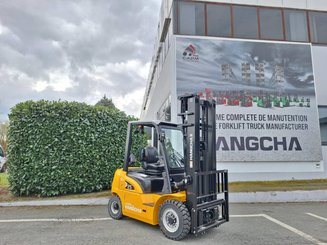 Four wheel front forklift Hangcha XE25i (CPD25-XEY2H-SI)
