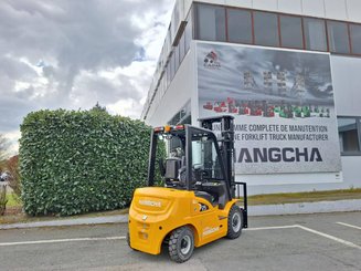 Four wheel front forklift Hangcha XE25i (CPD25-XEY2H-SI)