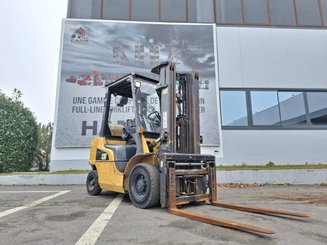 Four wheel front forklift Caterpillar GP25N - 1