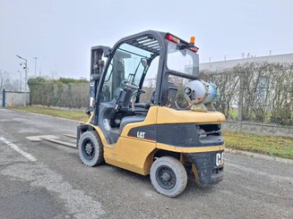 Four wheel front forklift Caterpillar GP25N