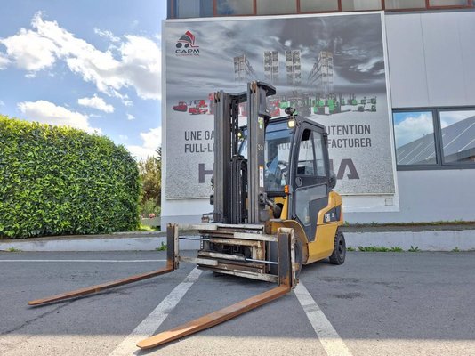 Four wheel front forklift Caterpillar GP25NTD - 1