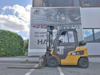 Four wheel front forklift Caterpillar GP25NTD