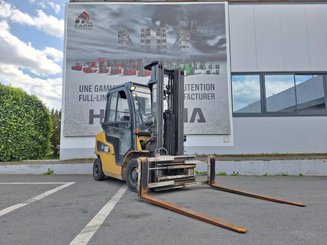 Four wheel front forklift Caterpillar GP25NTD
