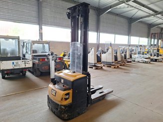 Pedestrian pallet stacker Caterpillar NSP16N2