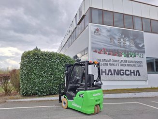Three wheel front forklift Hangcha XC3-18i (CPDS18-XCC2G-SI)