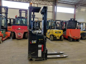 Stand-on pallet stacker Caterpillar NSR16N