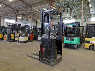 Stand-on pallet stacker Caterpillar NSR16N