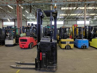 Stand-on pallet stacker Caterpillar NSR16N