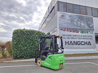 Three wheel front forklift Hangcha XC3-18i (CPDS18-XCC2G-SI)
