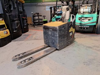 Pedestrian pallet truck Caterpillar NPF25N2 - 2