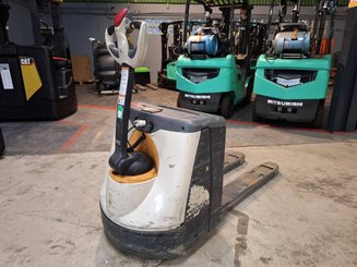 Pedestrian pallet truck Crown WP3020-2.0
