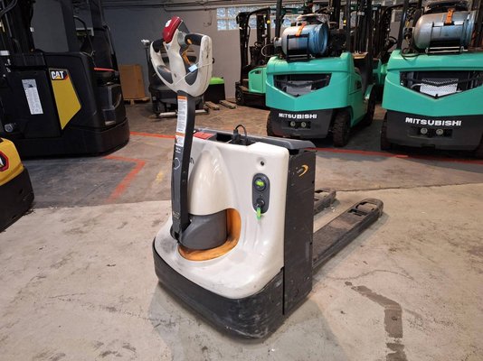 Pedestrian pallet truck Crown WP3010-1.6 - 1