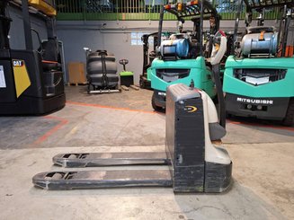 Pedestrian pallet truck Crown WP3010-1.6