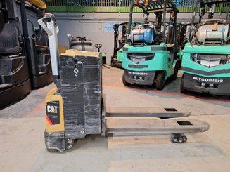 Pedestrian pallet truck Caterpillar NPP20N2E