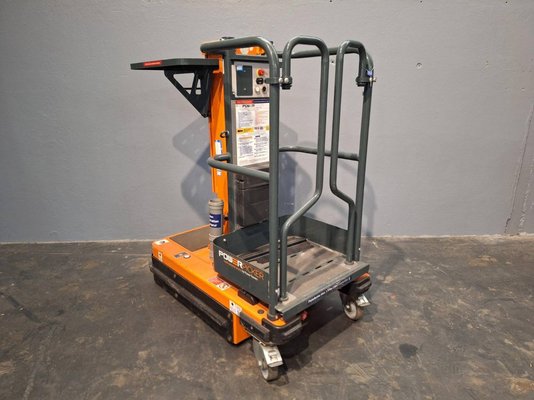 Vertical lift platform JLG POWER PICKER - 1